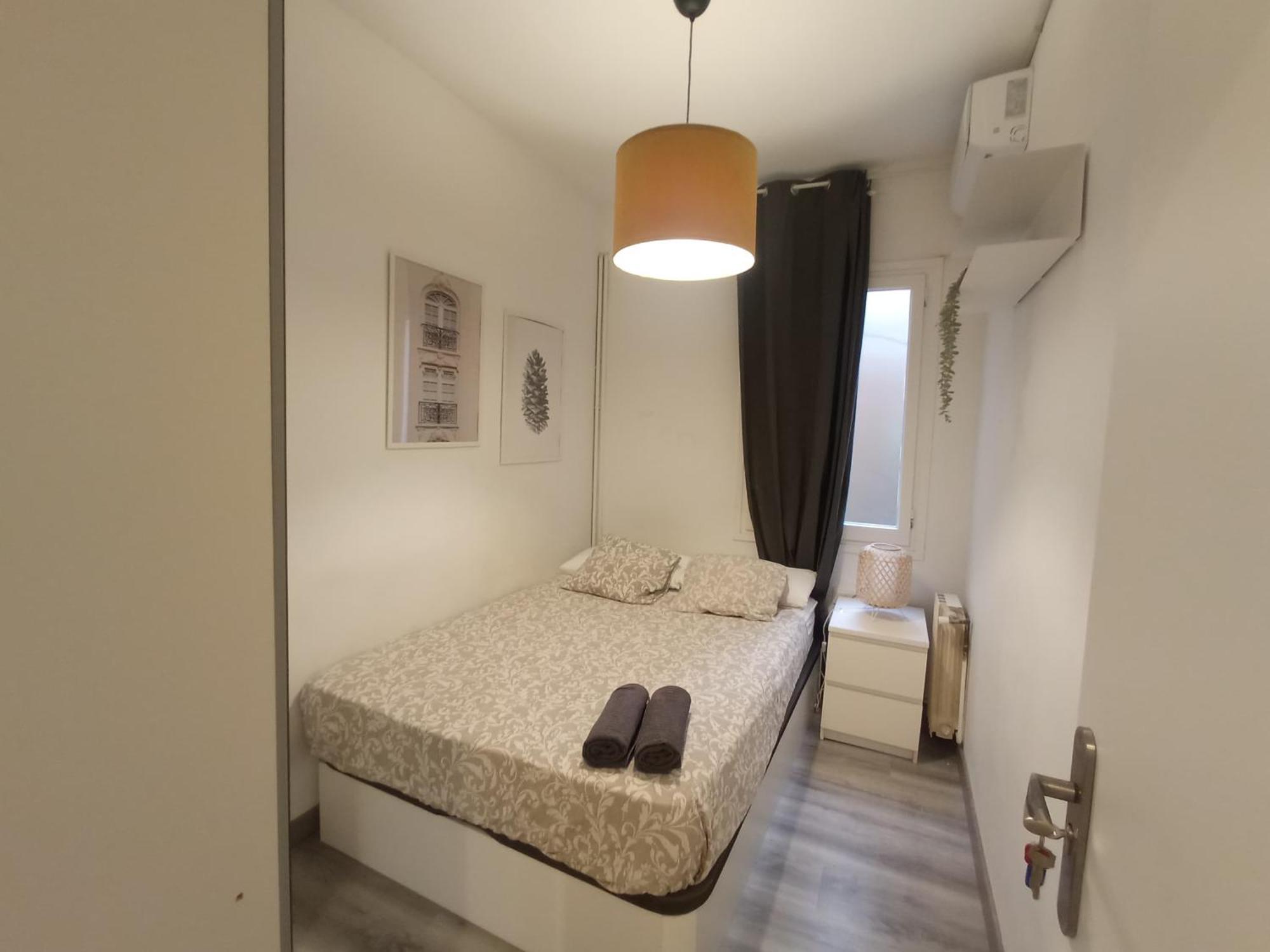 Private Rooms On Tamarit Street Barcelona Luaran gambar