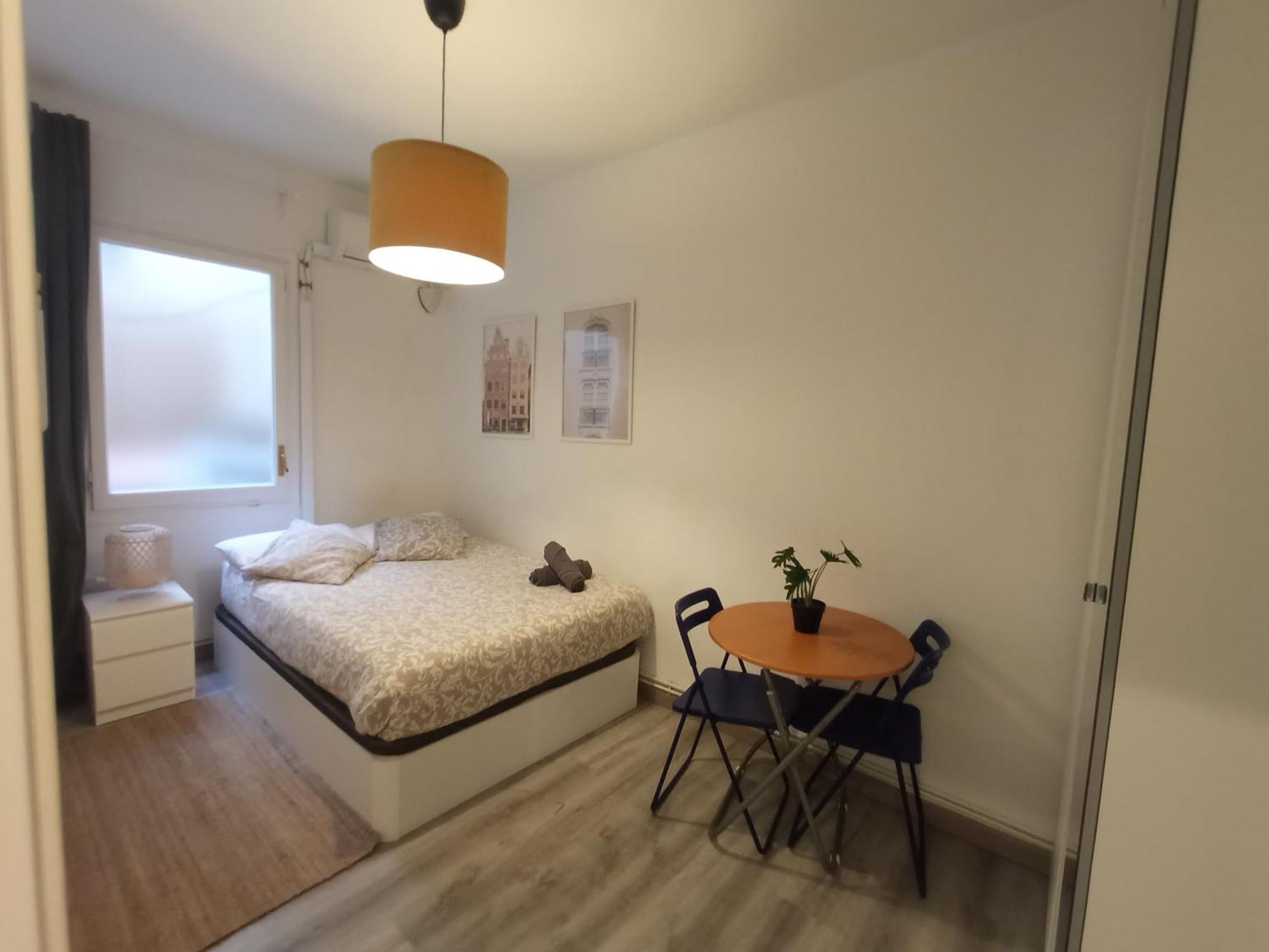 Private Rooms On Tamarit Street Barcelona Luaran gambar