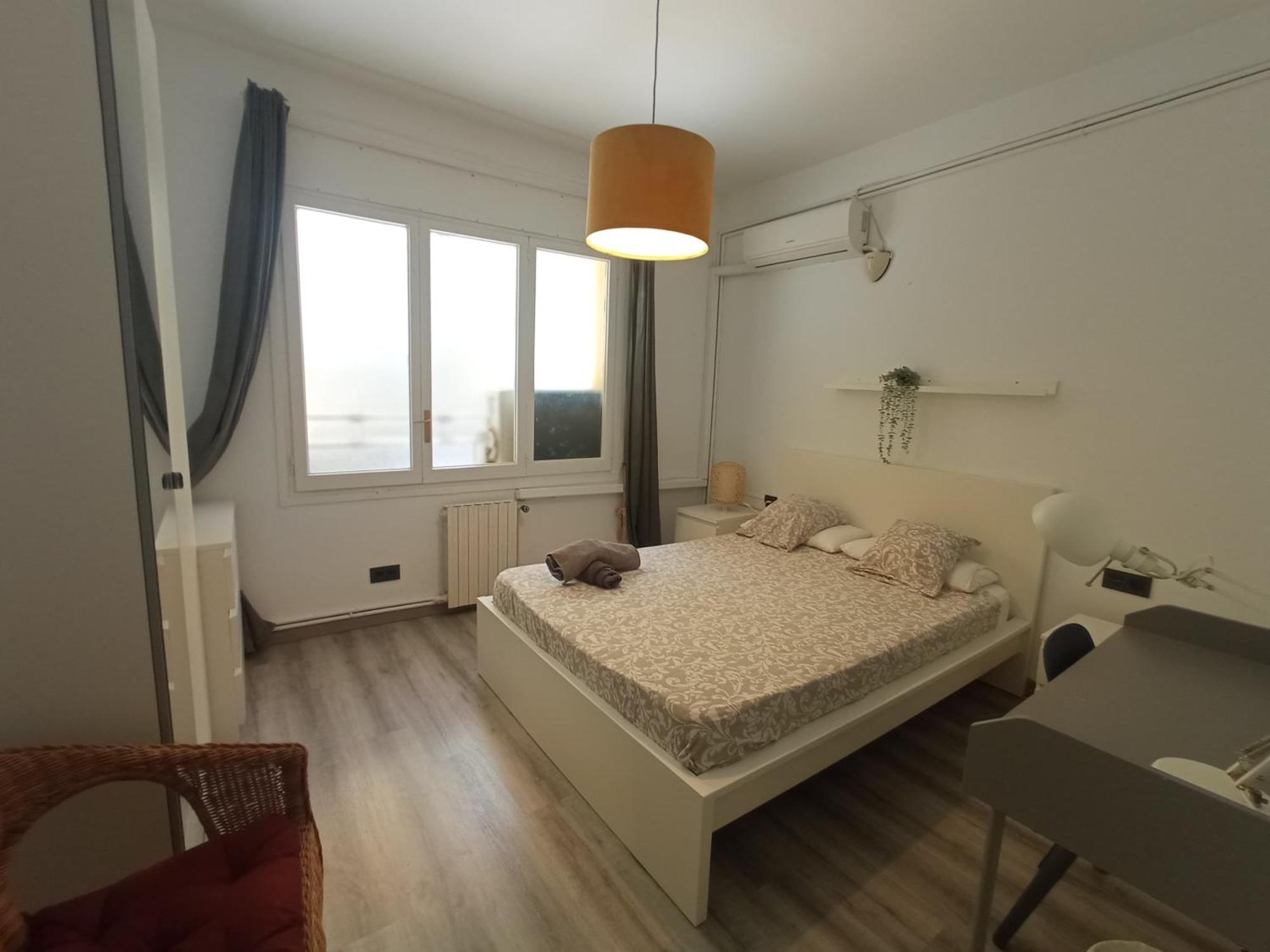 Private Rooms On Tamarit Street Barcelona Luaran gambar